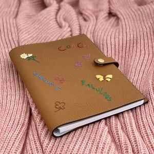 🆕 COACH | Notebook Planner With Diary Embroidery
Penny